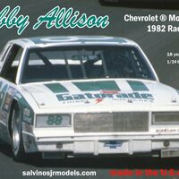 SALVINOS 14214 J R BAMC1982R BOBBY ALLISON CHEVROLET MONTE CARLO 1982 RACE WINNERB1:24 PLASTIC MODEL CAR KIT