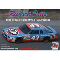 SALVINOS 15904 J R RPGP1986D RICHARD PETTY PONTIAC 1986 2 + 2 AEROCOUPE 1:24 PLASTIC MODEL CAR KIT