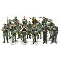 TAMIYA 32530 WWII GERMAN INFANTRY ON MANEUVERS 1/48 SCALE PLASTIC MODEL KIT FIGURINES