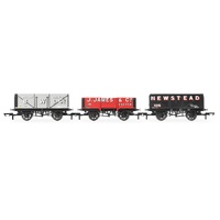 HORNBY R60103 PLANK WAGON TRIPLE PACK ERA 3 B.W & CO J.JAMES & CO AND NEWSTEAD COLLIERY OO GUAGE TRAIN ROLLING STOCK