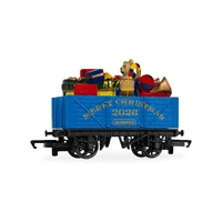 HORNBY R60330 CHRISTMAS 2026 7 PLANK WAGON OO GAUGE ROLLING STOCK