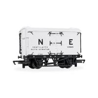 HORNBY R60350 NE REFRIGERATED VAN 5 TON OO GAUGE ROLLING STOCK