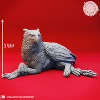 YKS DUNGEONS & DRAGONS MINIATURES GRIFFIN LAYING XTRA LARGE