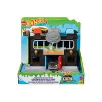 HOT WHEELS CITY VS TOXIC CREATURES - DOWNTOWN POLICE STATION PLAYSET