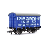 HORNBY R60279 SR EXPRESS DAIRIES BOX VAN OO GAUGE MODEL TRAIN ROLLING STOCK